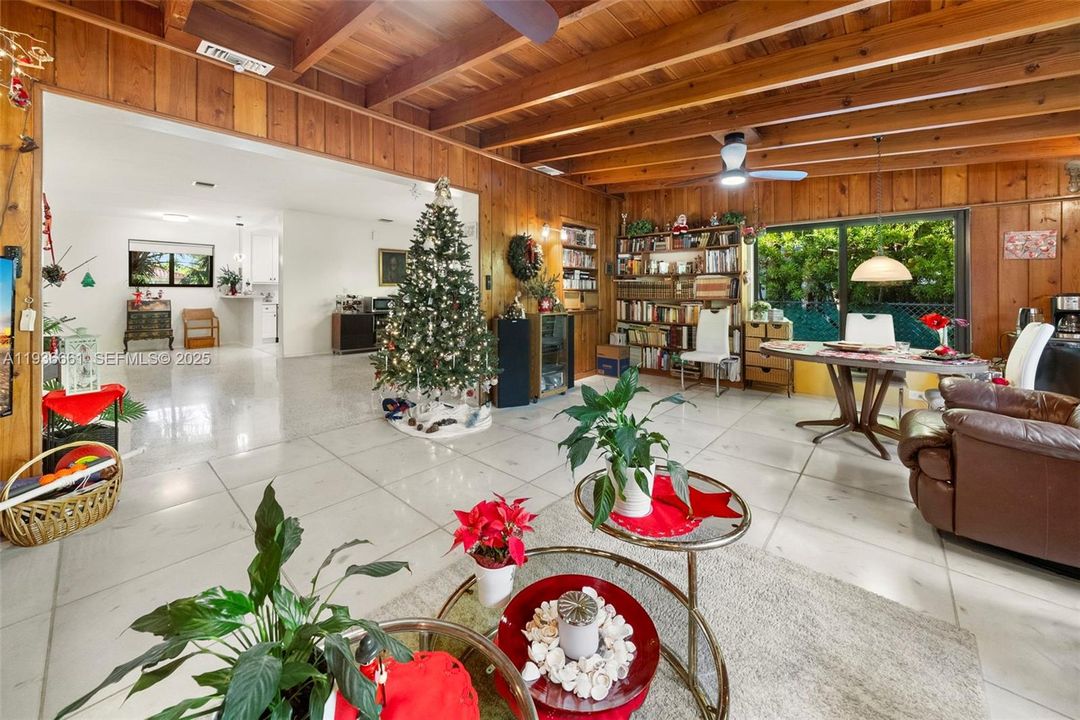 For Sale: $1,400,000 (3 beds, 2 baths, 2183 Square Feet)