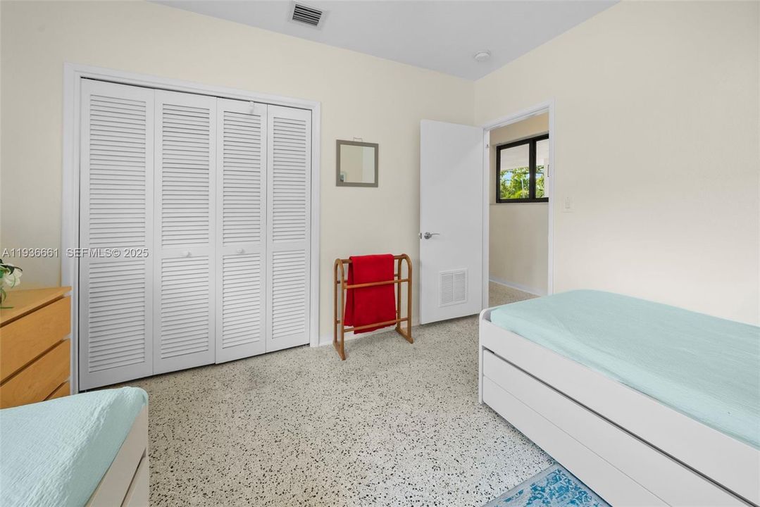 For Sale: $1,400,000 (3 beds, 2 baths, 2183 Square Feet)