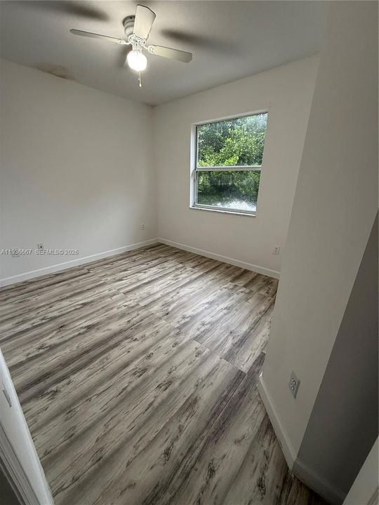 На продажу: $455,000 (4 спален, 2 ванн, 1651 Квадратных фут)