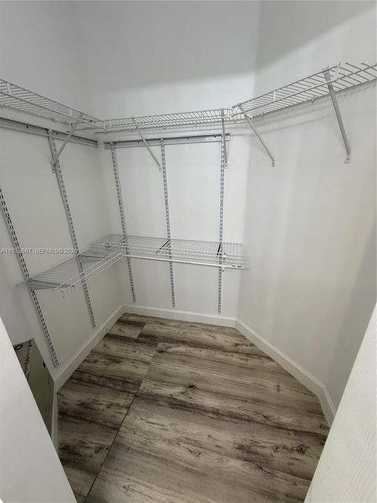 На продажу: $455,000 (4 спален, 2 ванн, 1651 Квадратных фут)