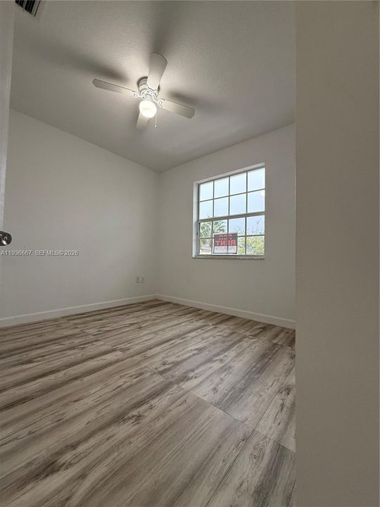 На продажу: $455,000 (4 спален, 2 ванн, 1651 Квадратных фут)