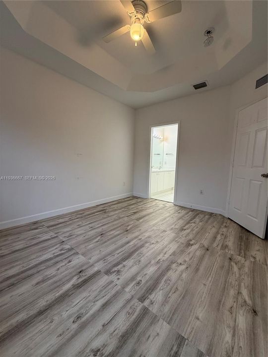 На продажу: $455,000 (4 спален, 2 ванн, 1651 Квадратных фут)