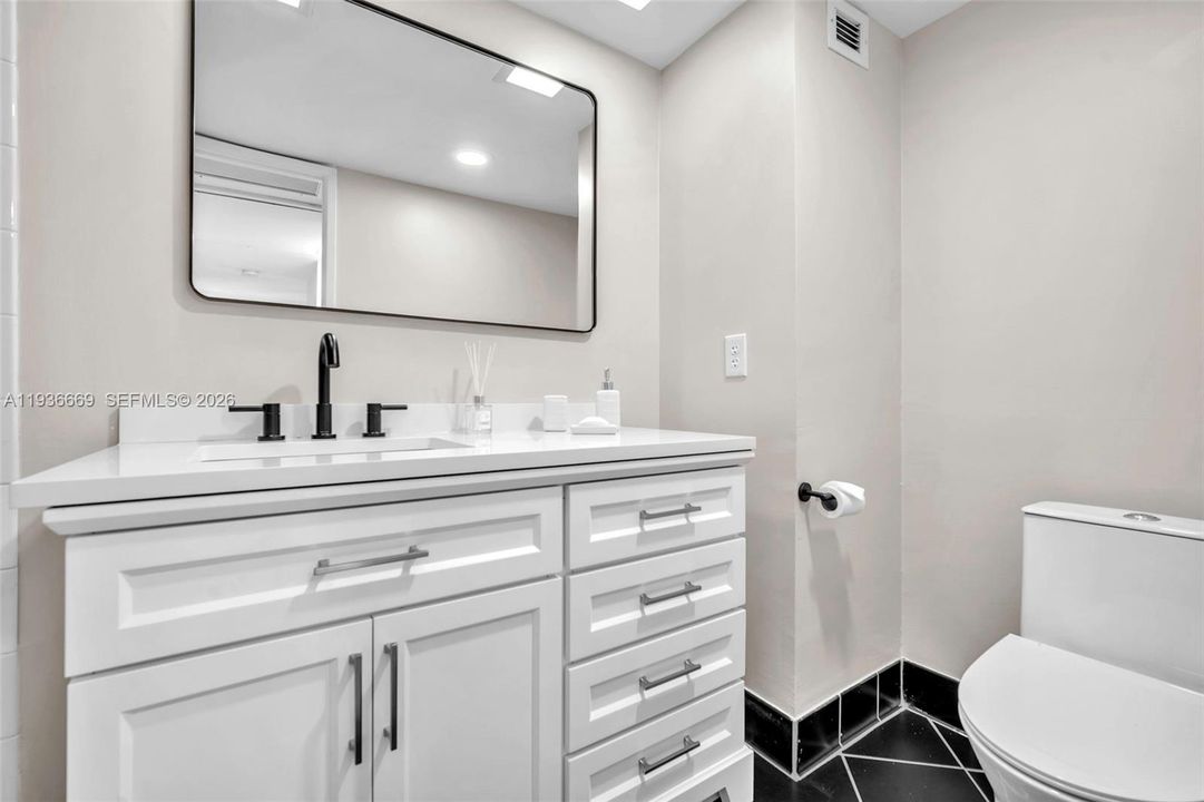 На продажу: $174,900 (1 спален, 1 ванн, 1003 Квадратных фут)