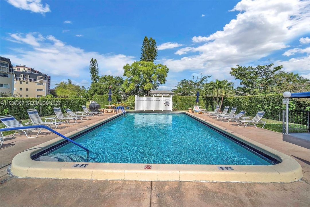 На продажу: $174,900 (1 спален, 1 ванн, 1003 Квадратных фут)