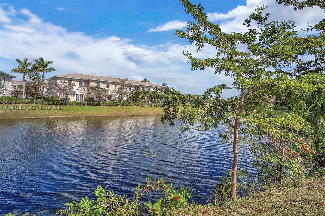 На продажу: $174,900 (1 спален, 1 ванн, 1003 Квадратных фут)