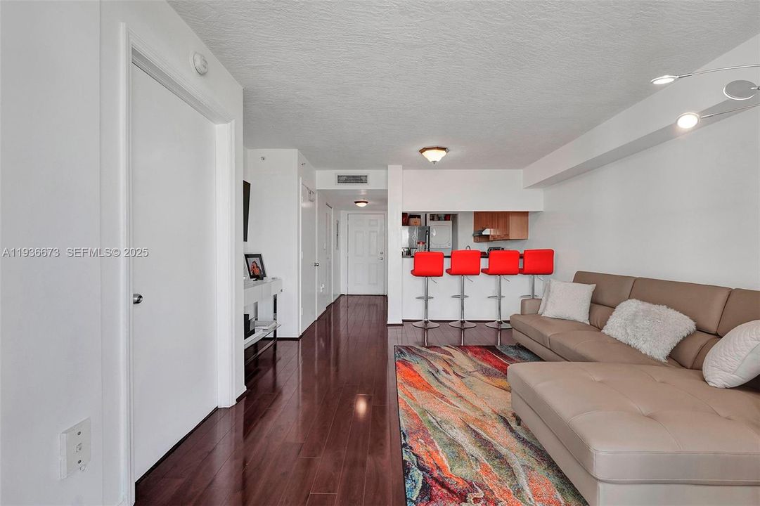 En Venta: $249,000 (1 camas, 1 baños, 635 Pies cuadrados)