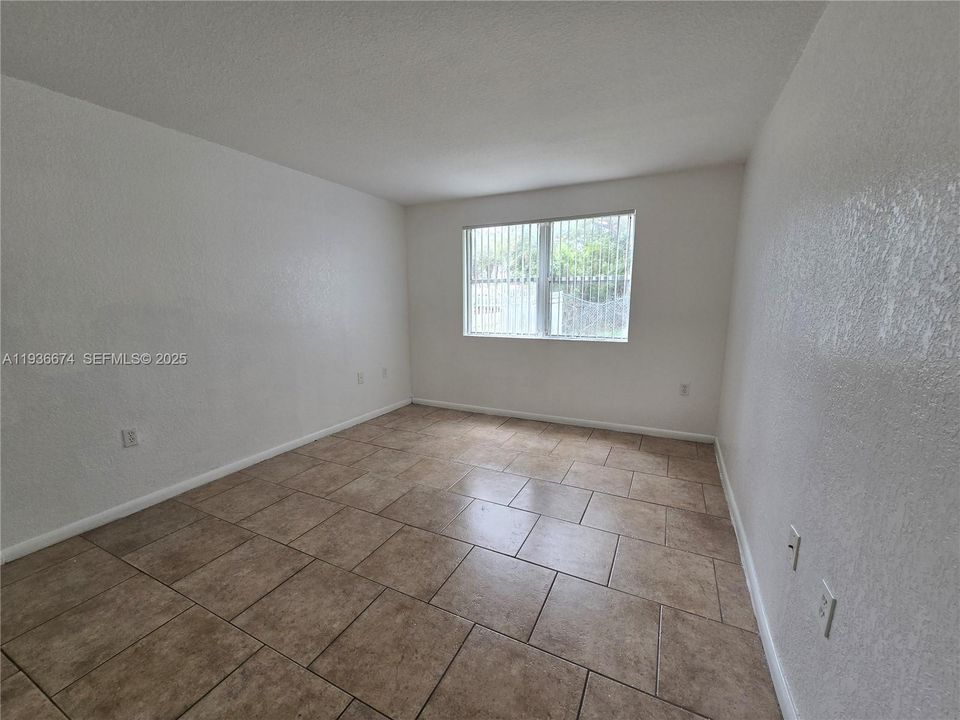 For Rent: $2,000 (2 beds, 2 baths, 1084 Square Feet)