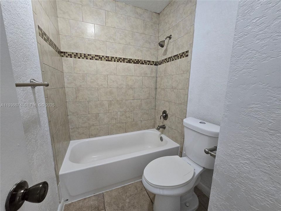 For Rent: $2,000 (2 beds, 2 baths, 1084 Square Feet)