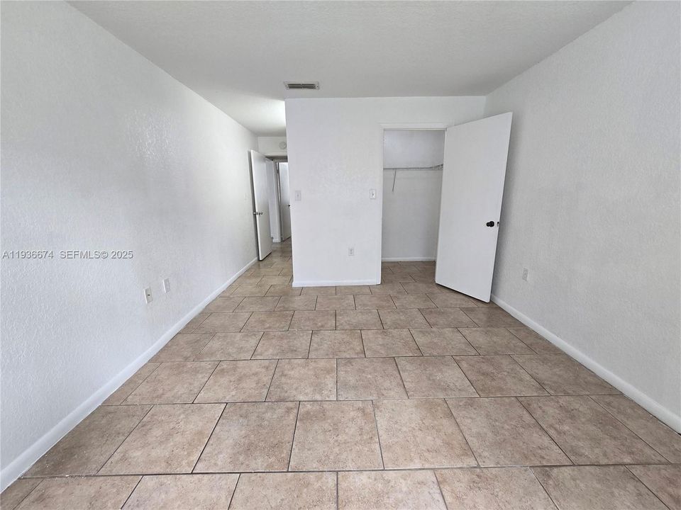 For Rent: $2,000 (2 beds, 2 baths, 1084 Square Feet)