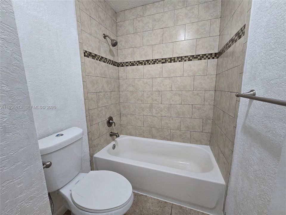 For Rent: $2,000 (2 beds, 2 baths, 1084 Square Feet)