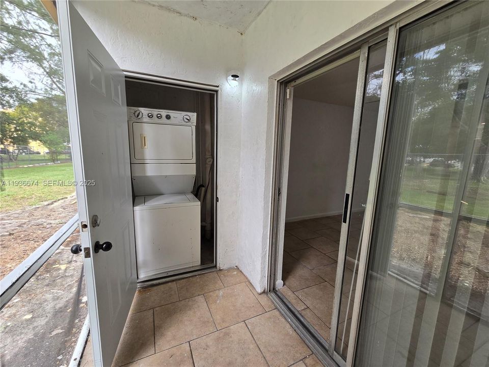 For Rent: $2,000 (2 beds, 2 baths, 1084 Square Feet)