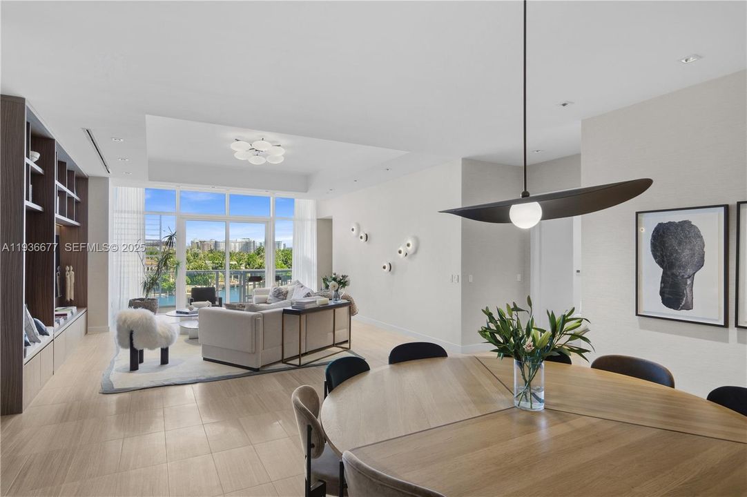 На продажу: $4,750,000 (2 спален, 2 ванн, 2743 Квадратных фут)