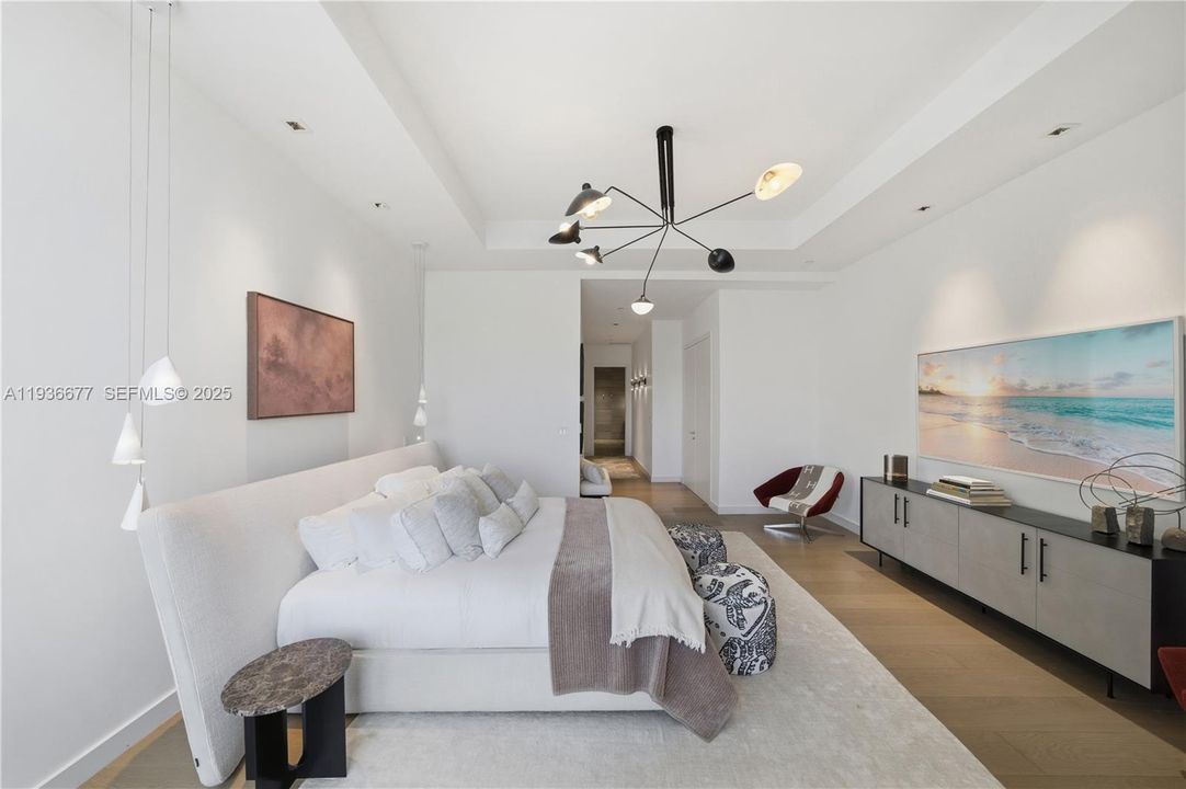 На продажу: $4,750,000 (2 спален, 2 ванн, 2743 Квадратных фут)