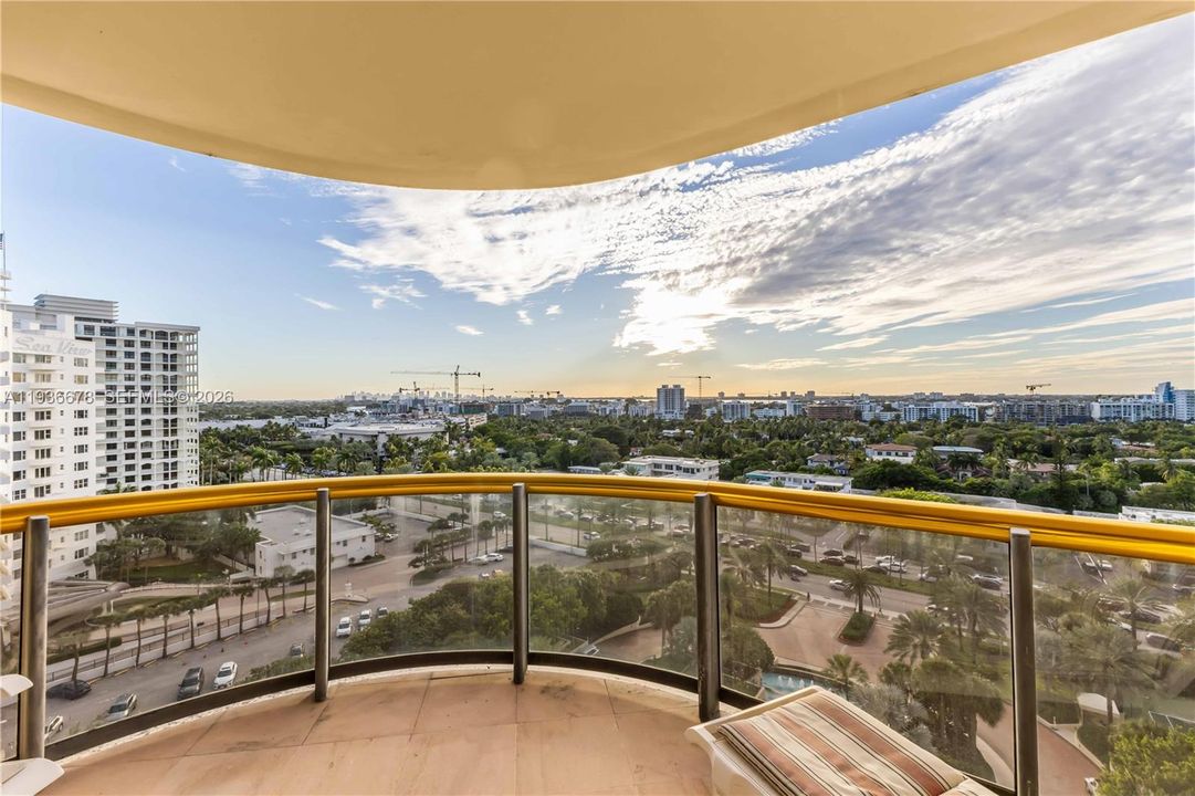 На продажу: $3,500,000 (3 спален, 3 ванн, 3670 Квадратных фут)