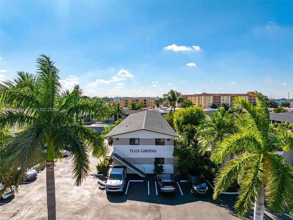 For Rent: $1,750 (1 beds, 1 baths, 650 Square Feet)