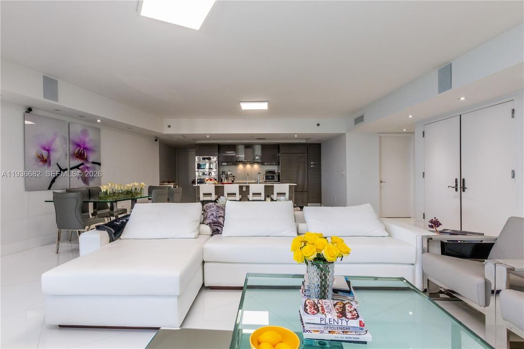 В аренду: $10,000 (2 спален, 2 ванн, 1886 Квадратных фут)