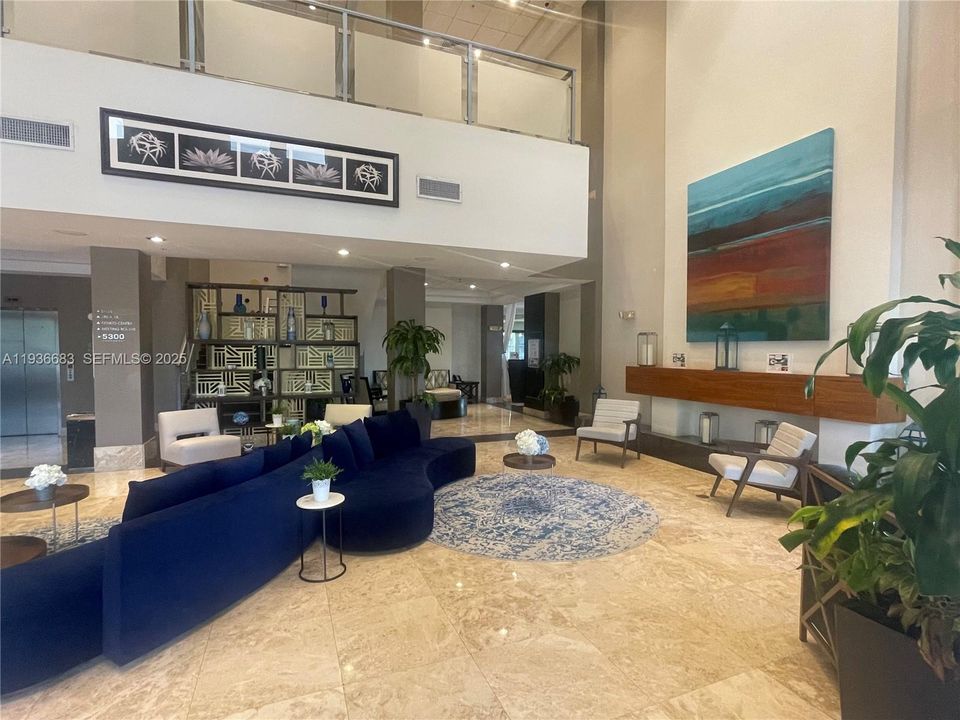 For Sale: $125,000 (1 beds, 1 baths, 705 Square Feet)