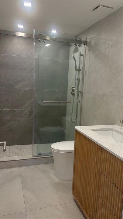 出租: $5,500 (3 贝兹, 2 浴室, 1525 平方英尺)