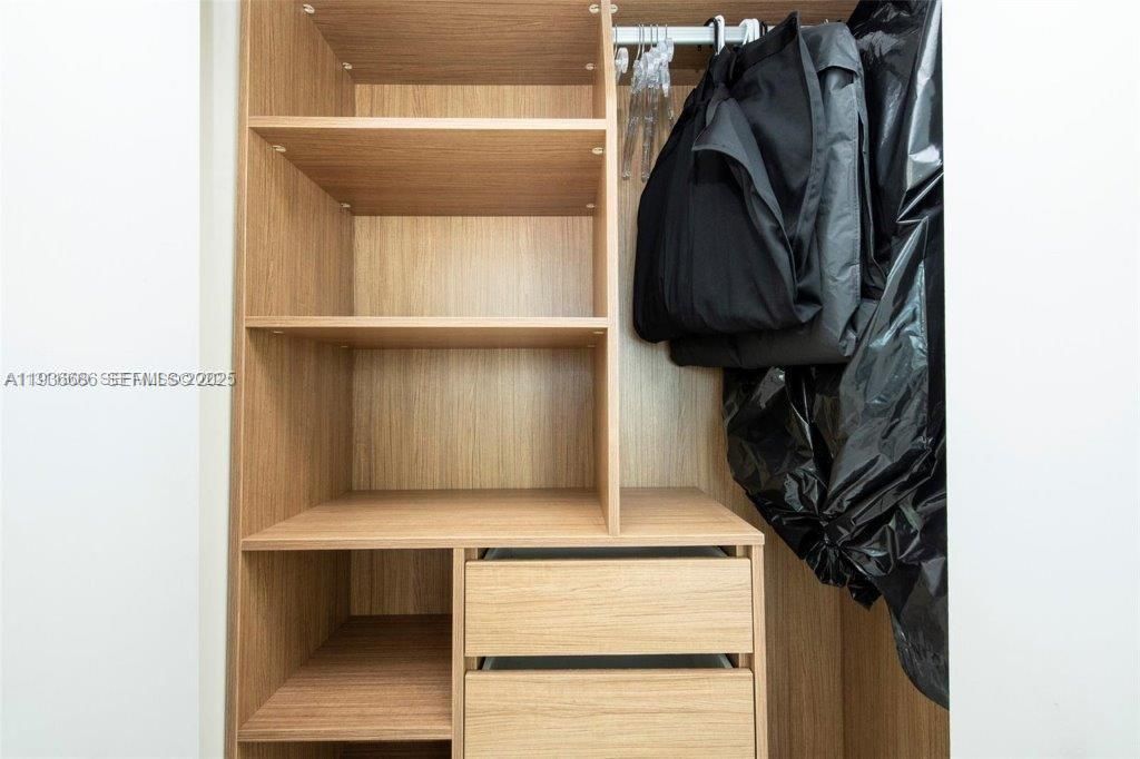 В аренду: $8,299 (2 спален, 3 ванн, 1730 Квадратных фут)