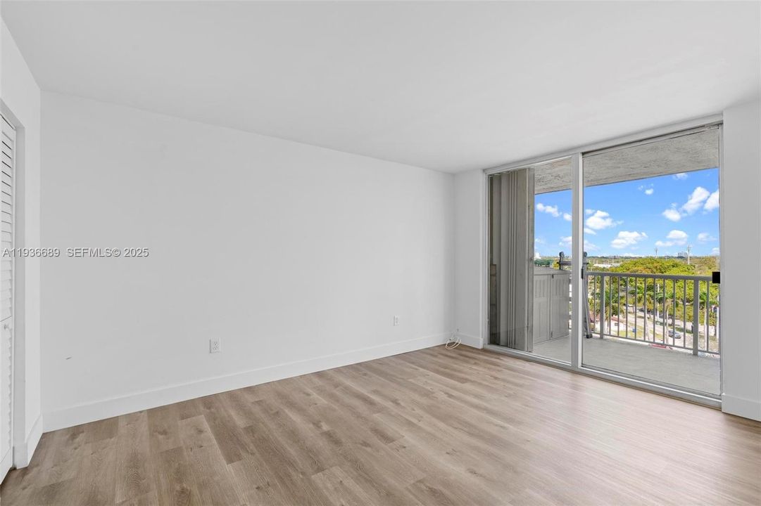 В аренду: $2,300 (2 спален, 1 ванн, 767 Квадратных фут)