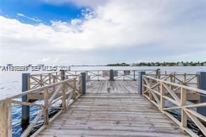 В аренду: $2,100 (1 спален, 1 ванн, 940 Квадратных фут)