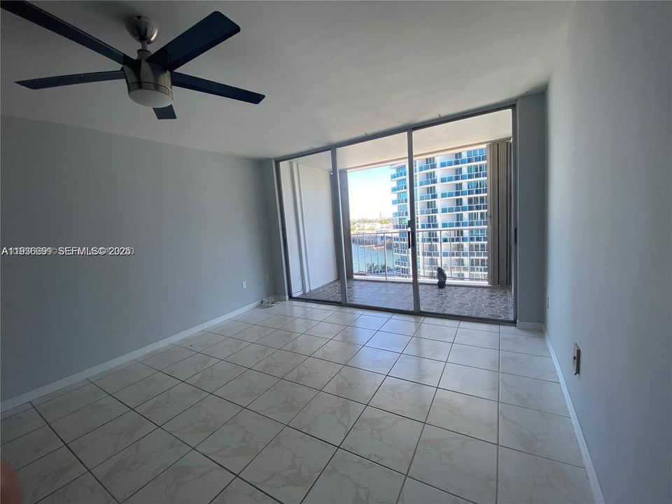 В аренду: $2,100 (1 спален, 1 ванн, 940 Квадратных фут)