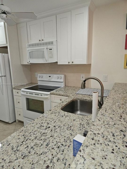 В аренду: $2,300 (2 спален, 2 ванн, 0 Квадратных фут)