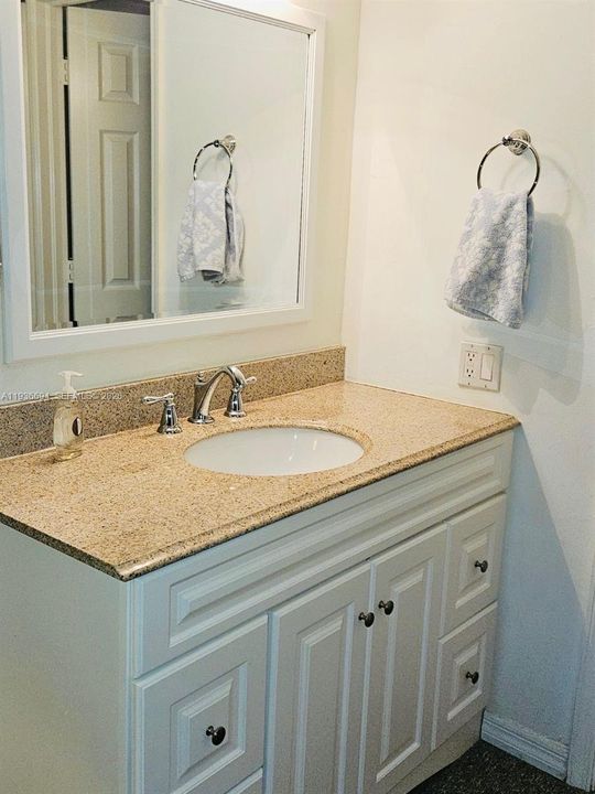 В аренду: $2,300 (2 спален, 2 ванн, 0 Квадратных фут)