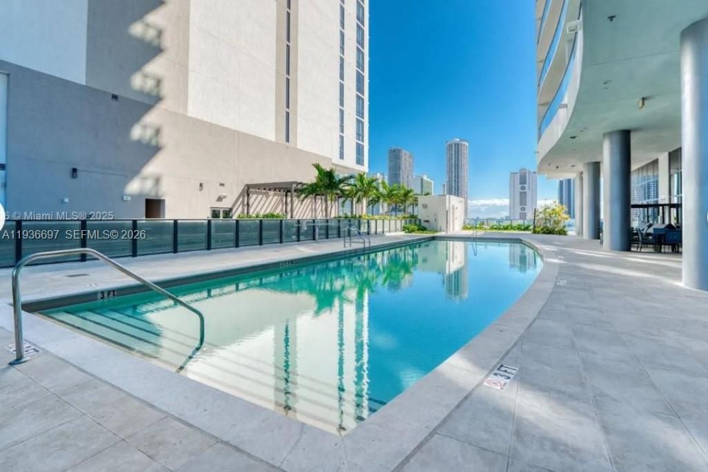 На продажу: $465,000 (1 спален, 1 ванн, 865 Квадратных фут)