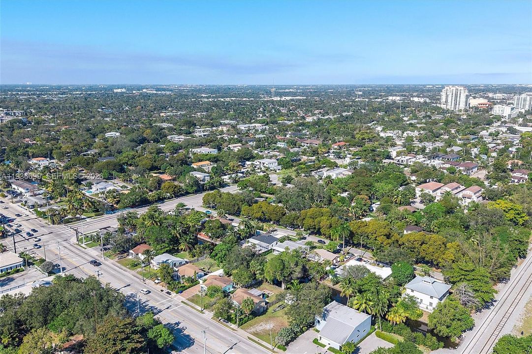 For Sale: $685,000 (3 beds, 2 baths, 1442 Square Feet)