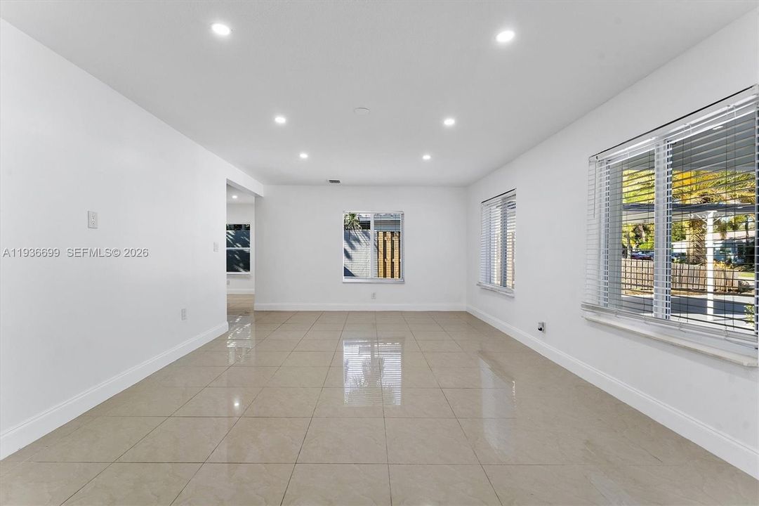 For Sale: $685,000 (3 beds, 2 baths, 1442 Square Feet)