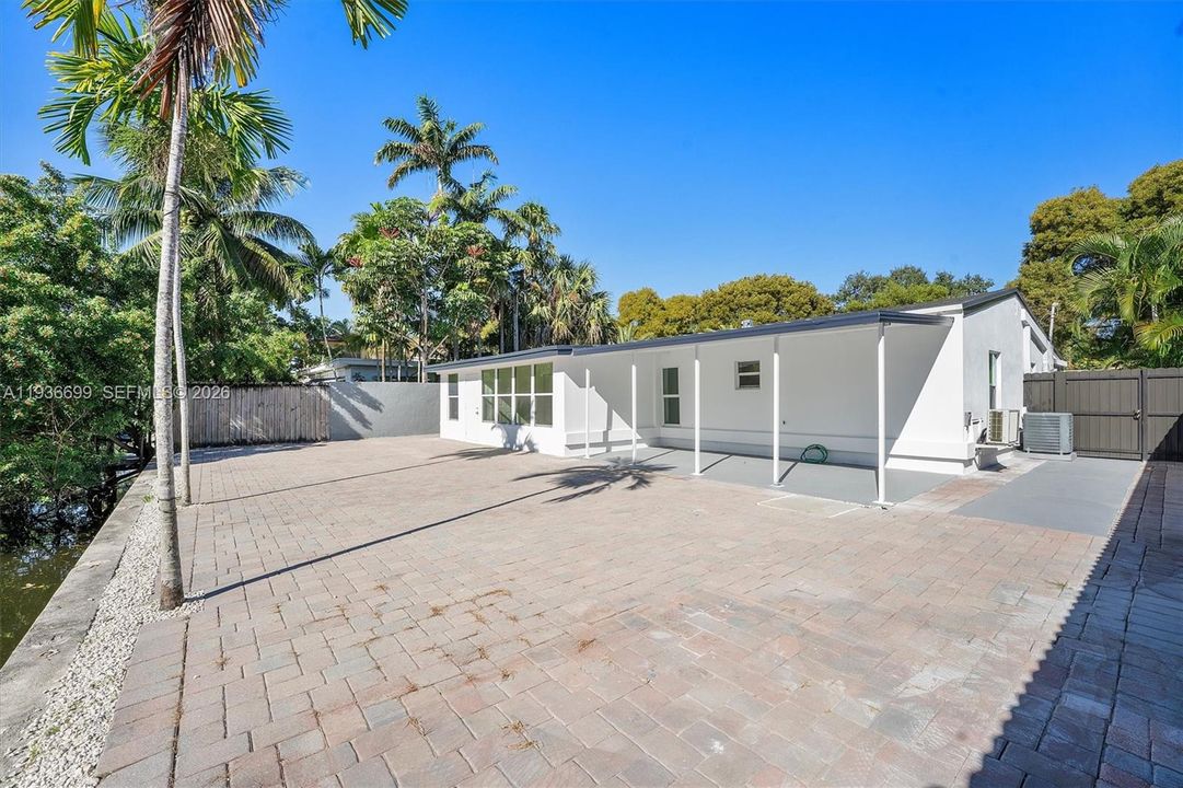 For Sale: $685,000 (3 beds, 2 baths, 1442 Square Feet)