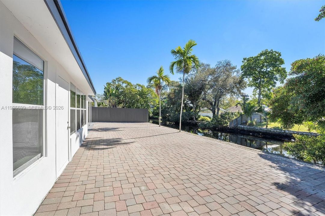 For Sale: $685,000 (3 beds, 2 baths, 1442 Square Feet)