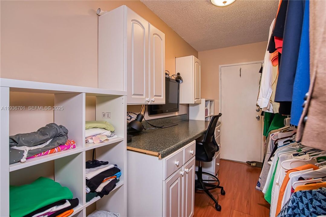 出租: $2,300 (2 贝兹, 2 浴室, 1360 平方英尺)