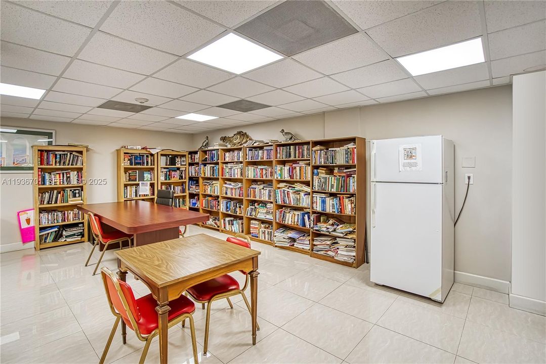 出租: $2,300 (2 贝兹, 2 浴室, 1360 平方英尺)