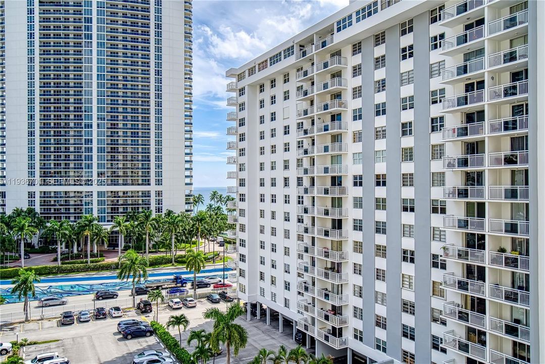 出租: $2,300 (2 贝兹, 2 浴室, 1360 平方英尺)