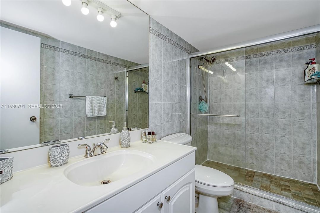 出租: $2,300 (2 贝兹, 2 浴室, 1360 平方英尺)