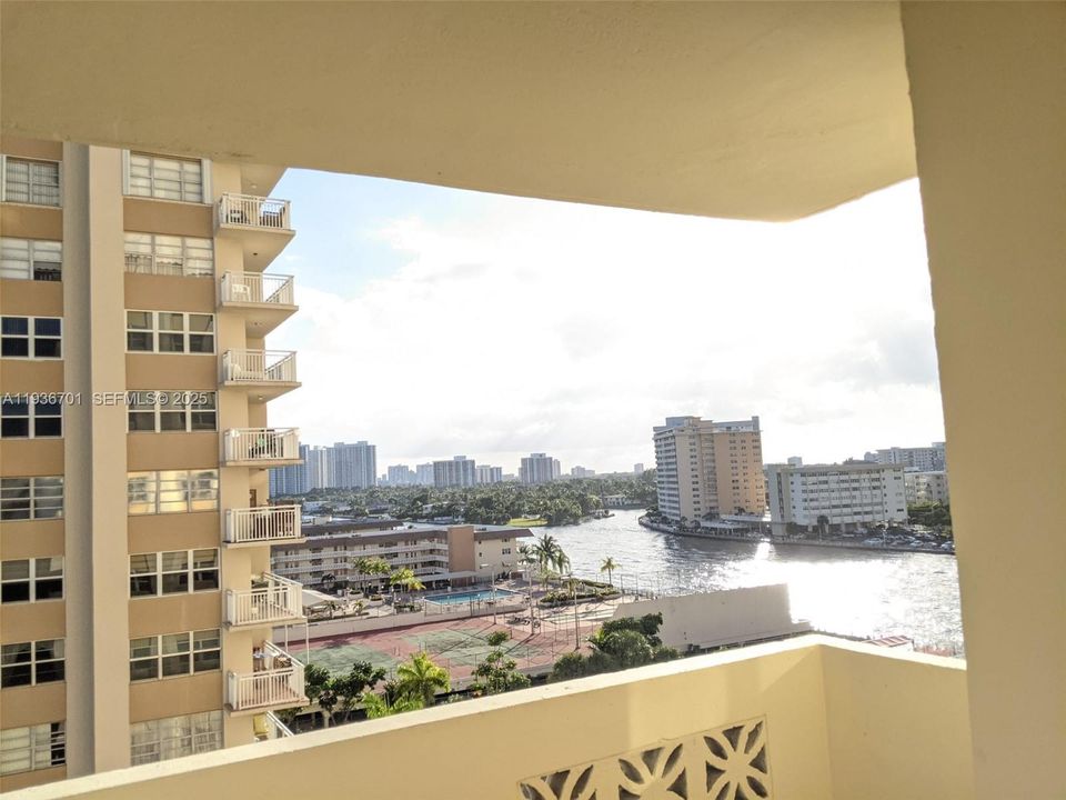 出租: $2,300 (2 贝兹, 2 浴室, 1360 平方英尺)