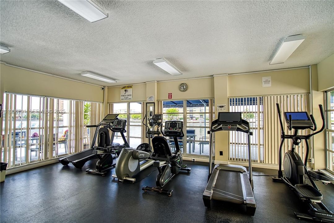 出租: $2,300 (2 贝兹, 2 浴室, 1360 平方英尺)