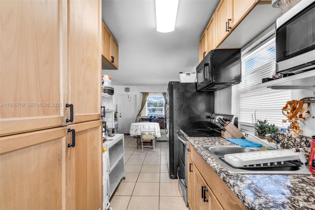 待售: $319,999 (2 贝兹, 1 浴室, 625 平方英尺)