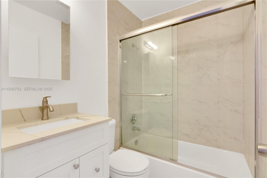 For Rent: $1,700 (0 beds, 1 baths, 325 Square Feet)