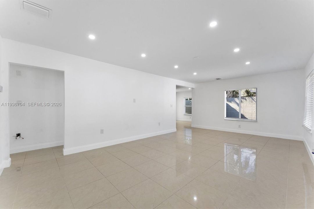 В аренду: $4,500 (3 спален, 2 ванн, 1442 Квадратных фут)