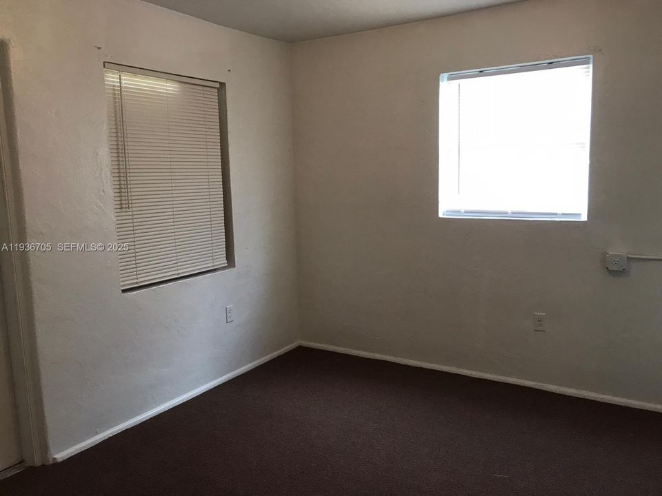 В аренду: $1,800 (2 спален, 1 ванн, 0 Квадратных фут)