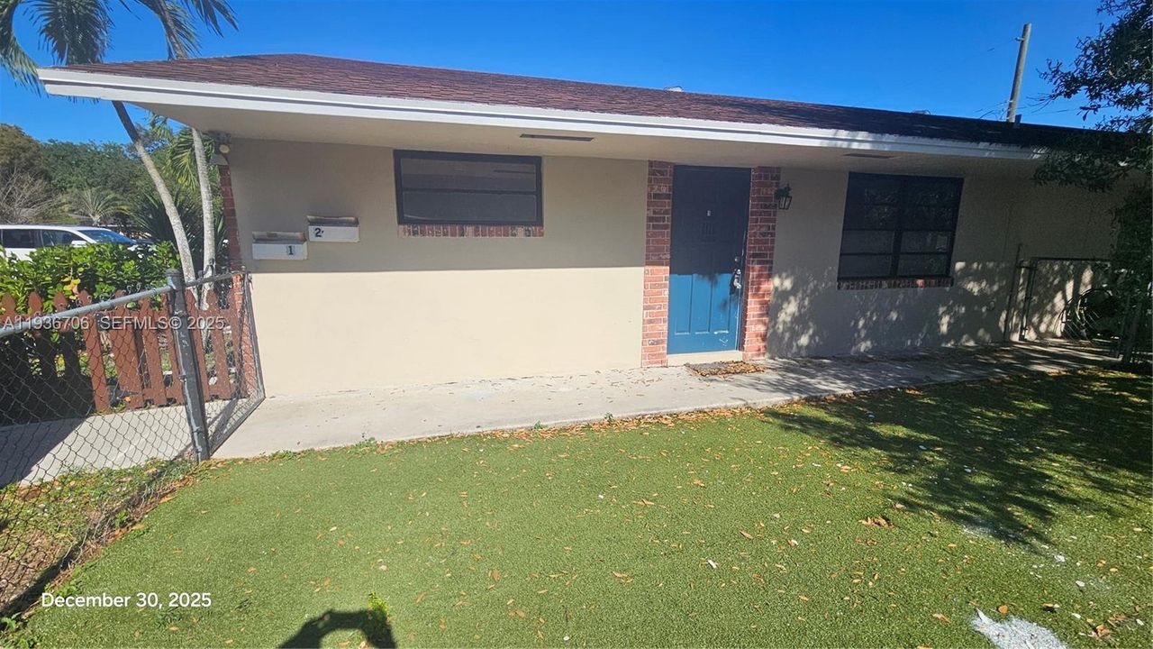 For Rent: $1,850 (2 beds, 1 baths, 955 Square Feet)