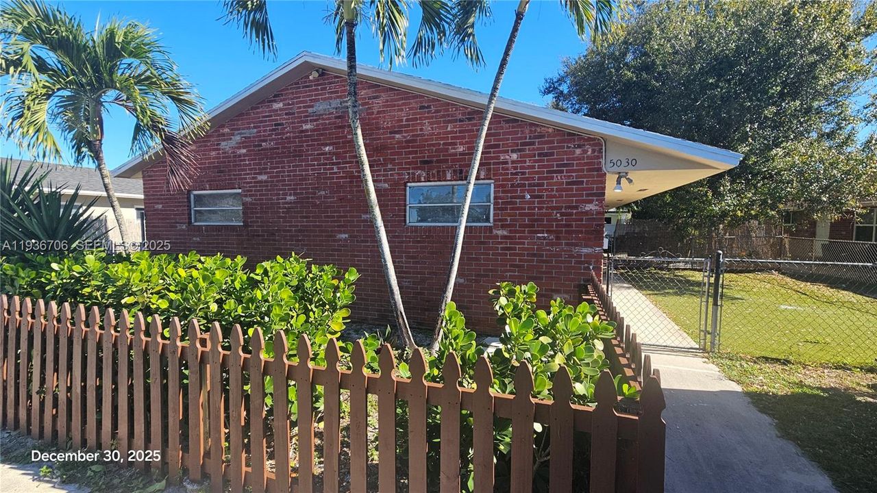 For Rent: $1,850 (2 beds, 1 baths, 955 Square Feet)