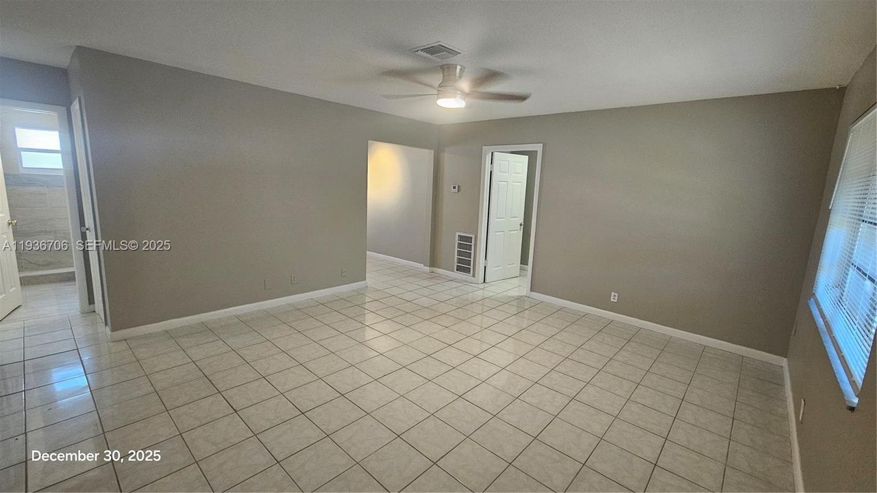 For Rent: $1,850 (2 beds, 1 baths, 955 Square Feet)
