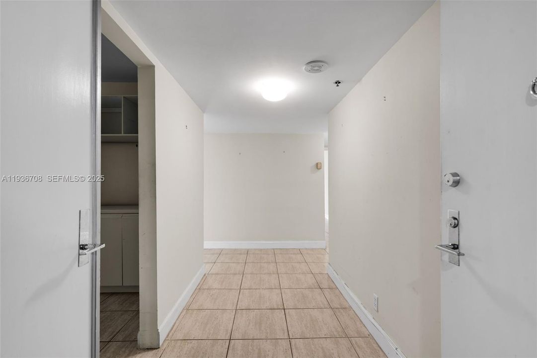 En Venta: $549,999 (2 camas, 2 baños, 1429 Pies cuadrados)