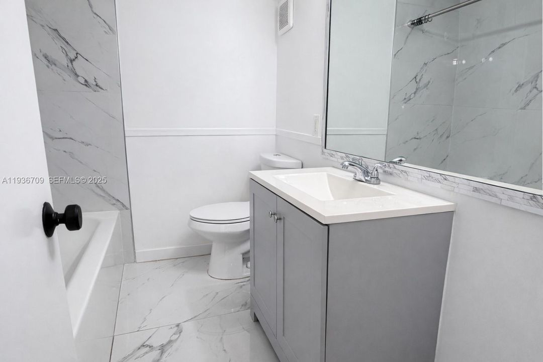 出租: $1,750 (2 贝兹, 1 浴室, 789 平方英尺)