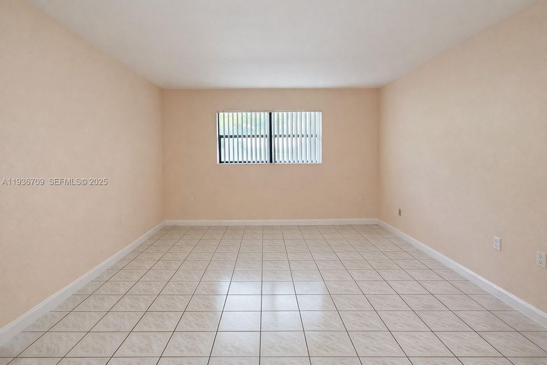 出租: $1,750 (2 贝兹, 1 浴室, 789 平方英尺)