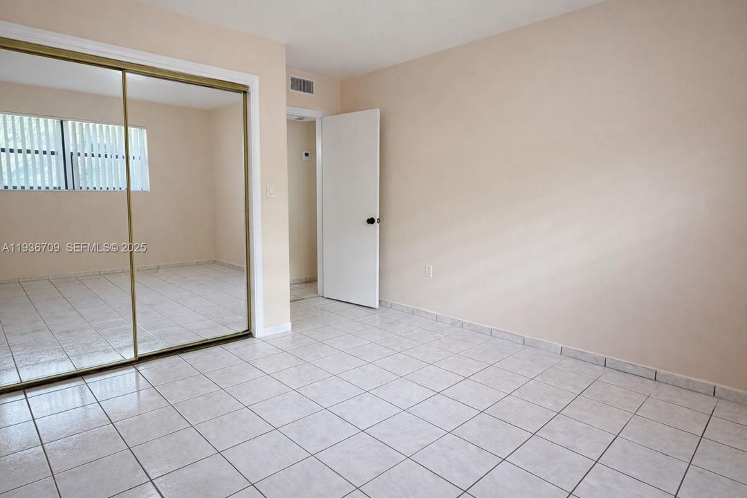 出租: $1,750 (2 贝兹, 1 浴室, 789 平方英尺)